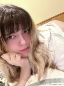 Mira como puedo lamer mis propios pechos