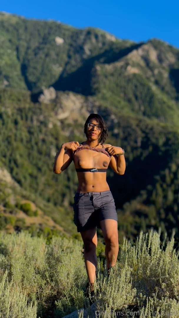 A few photos from my quick hike during my summer road trip part 4 