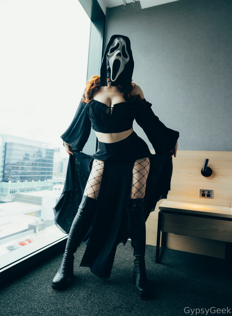 Ring ring do you like scary movies 