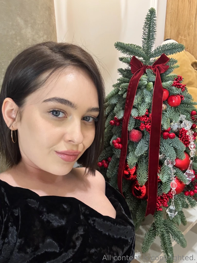 Just me some holiday vibes and the feeling that enough is everything 