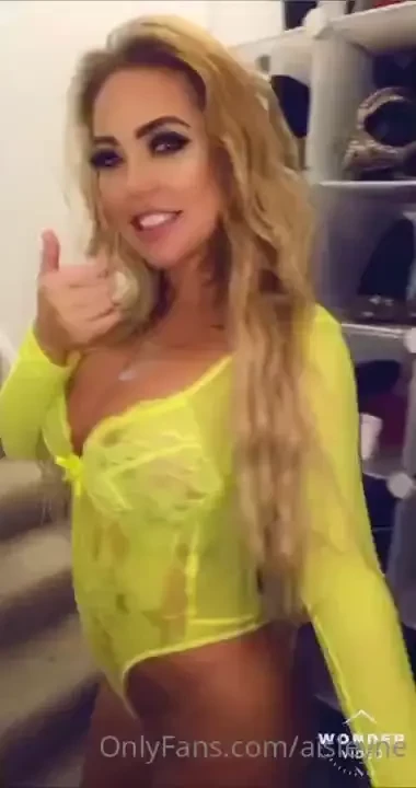 Come spend some time with me wanna see the rest its in your dms baby 