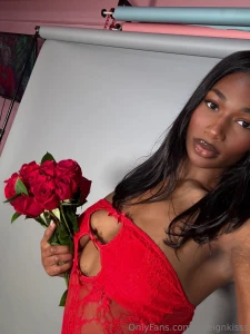 Send me a tip for a something in your dms the bigger the