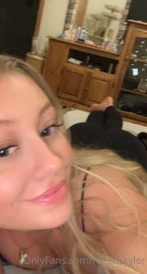 How good does my ass look in these leggings