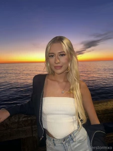 The sun sets but i keep glowing