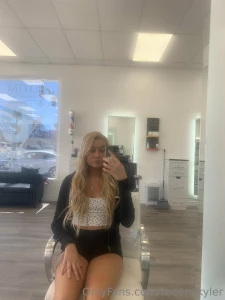 Craving some 1 on 1 action in front of the mirror