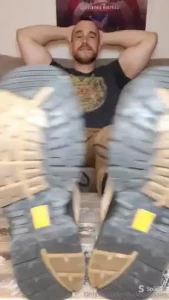 Worship my workboots - solo verbal feet - 10 mins just you me and my