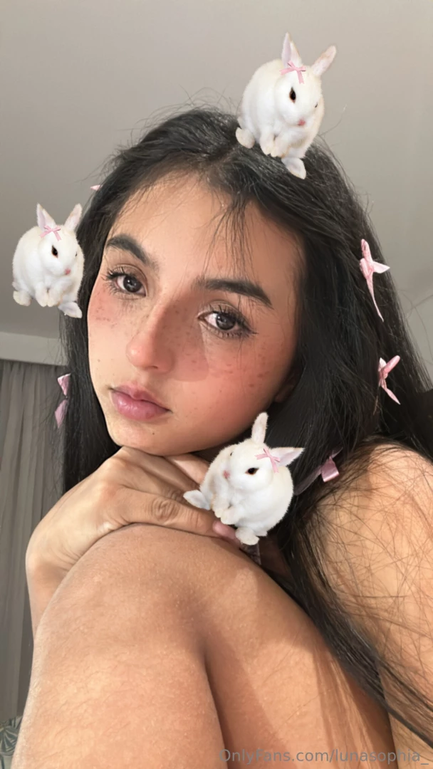 How do i look in this photo love send me a dm and tell me if you like part 6 