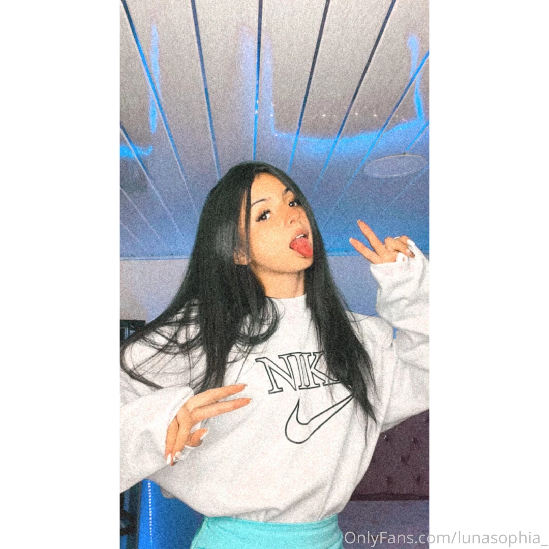 I m just a good girl looking for attention part 1 