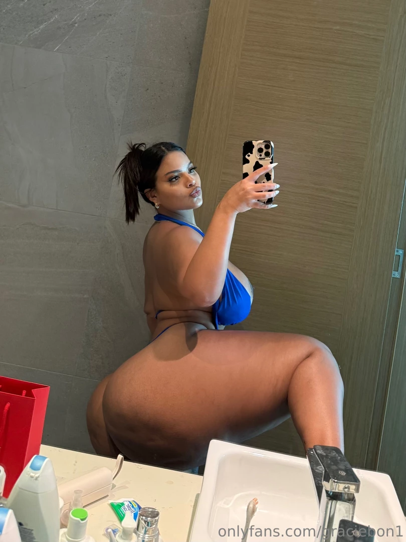 Hi anyone wants to come with me to the beach 