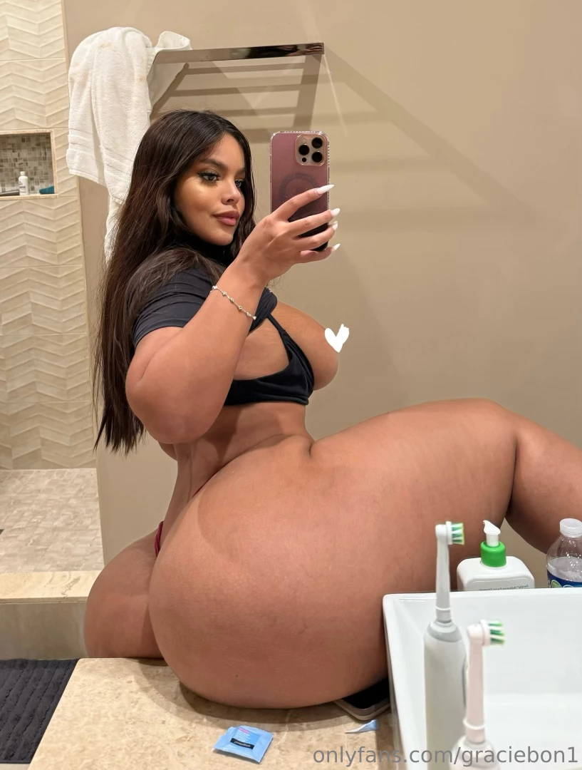 I m horny af graciebon1 let s see if you have what it takes to fuck me 