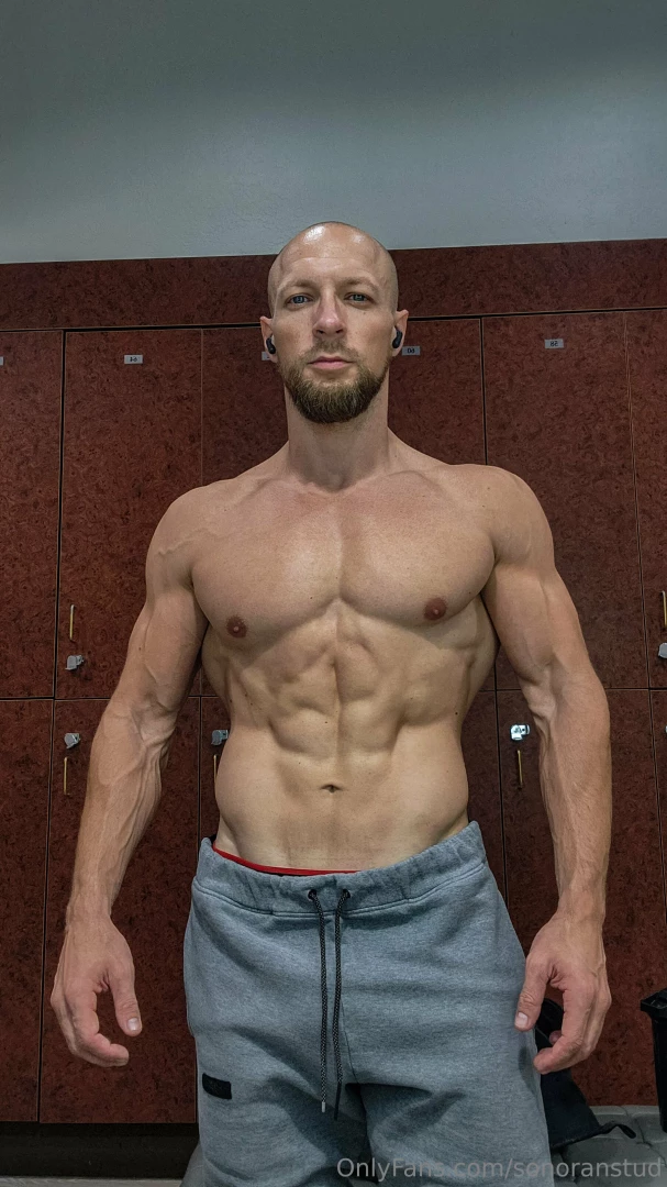 Who wants to give daddy a rub down 