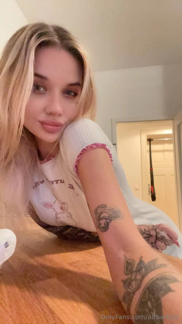 Sleepy evening sleepy day yeah i m in doing nothing mode so what 