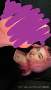 Don t you wanna kiss my pretty little feet you d look awfully good