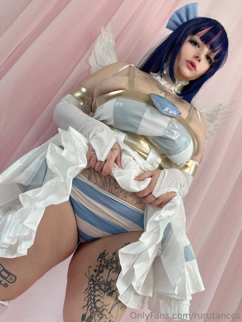 I love this cosplay so much see all the pics cuz the last one is chef part 7 