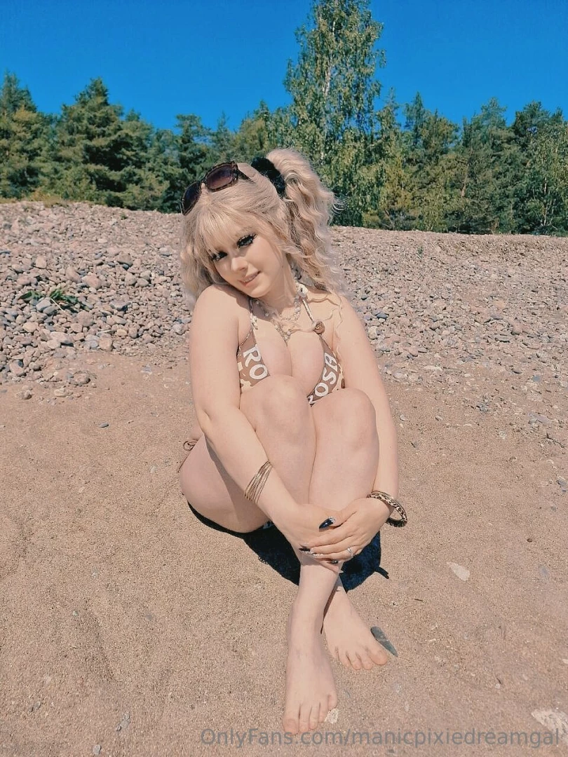 Manicpixiedreamgal part 3 