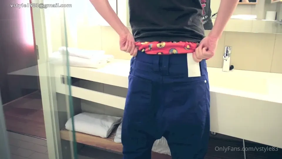 I was sagging my hum r pants in a hotel room one day 