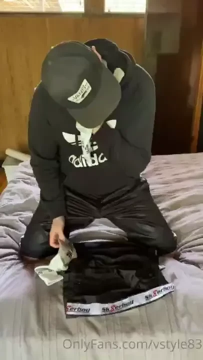 Some horny fun with my sk8erboy stuff 