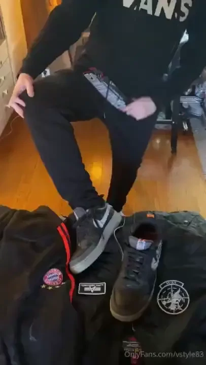 Another awesome load of cum on those dark nike af1 sneakers 