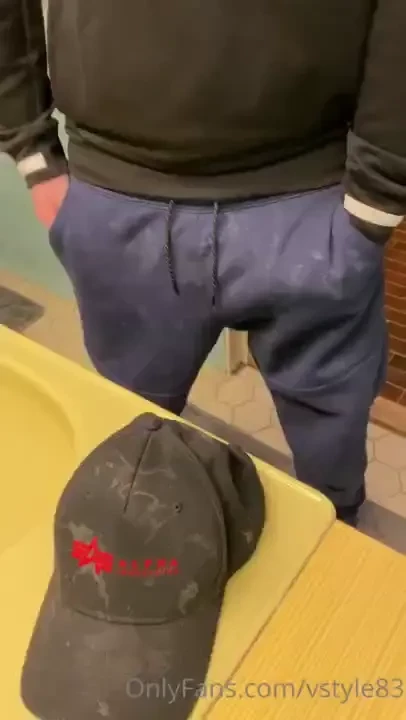 Damn this alpha industries cap is looking hot already 