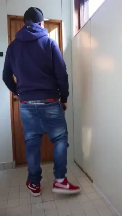 These blue baggy jeans are really comfy 