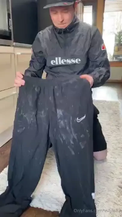 Wow these nike windbreaker trackies are so stained 