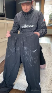 vstyle83 - Wow these nike windbreaker trackies are so stained 