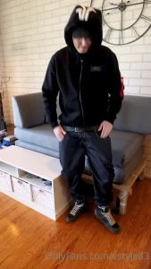 vstyle83 - Wearing my new alpha industries hoodie with my hot baggy jeans and dc 