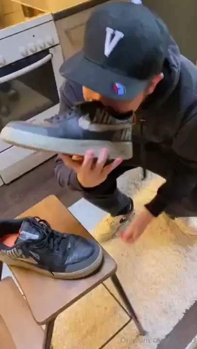 A great load of cum on my very used nike af1 sneakers 