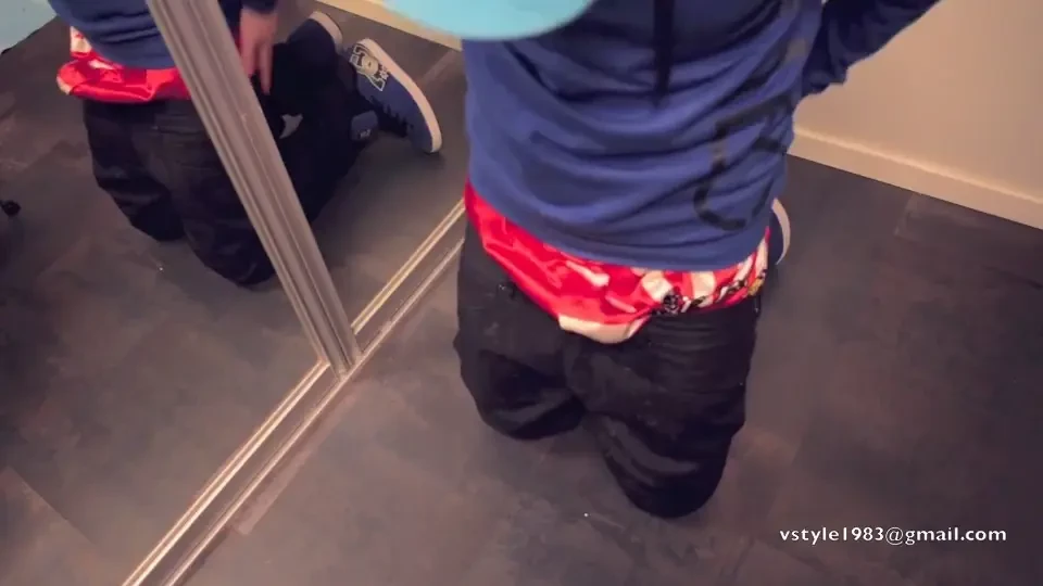 Now this is how you shoot your load on your sagging jeans dc sneakers 