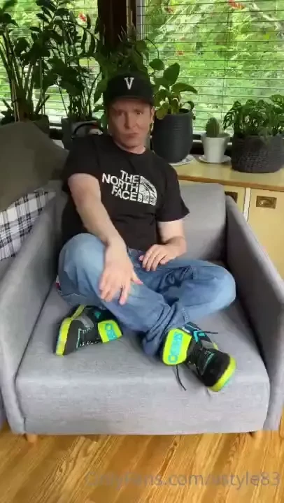 Baggy diesel jeans sk8erboy silky boxers and loose osiris sneakers 
