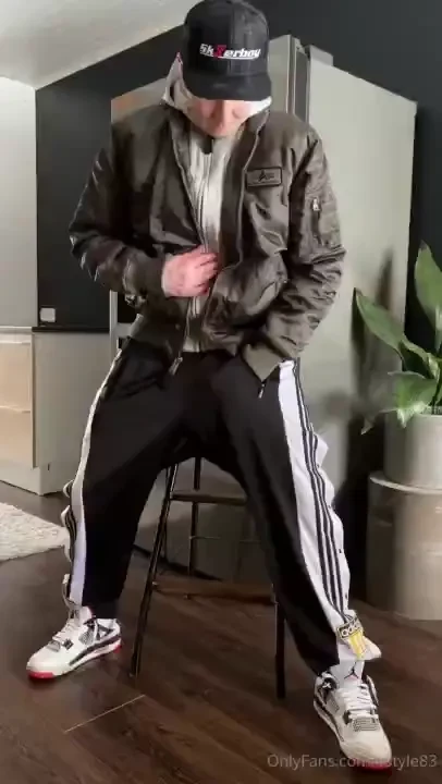 A friend of mine from germany sent me these adidas trackies adidas 