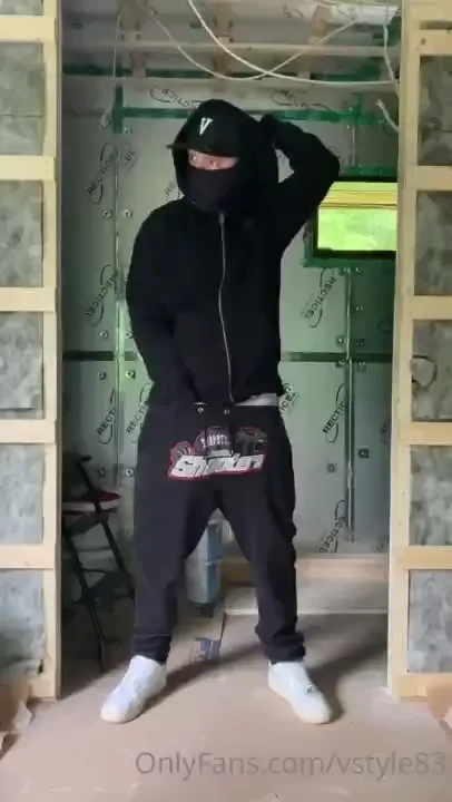 Sagging my new trapstar sweatpants and shooting my load on shooters 