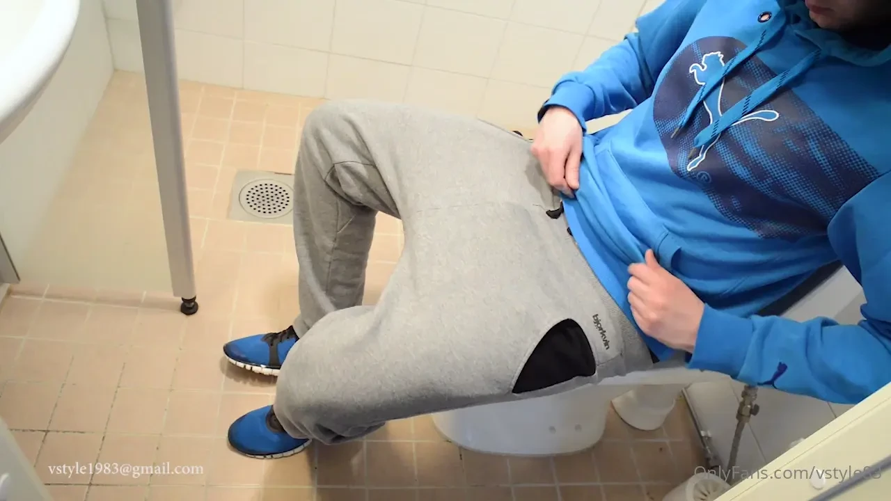 Wet monday i m wearing my grey bj rkvin sweatpants with black calvins 