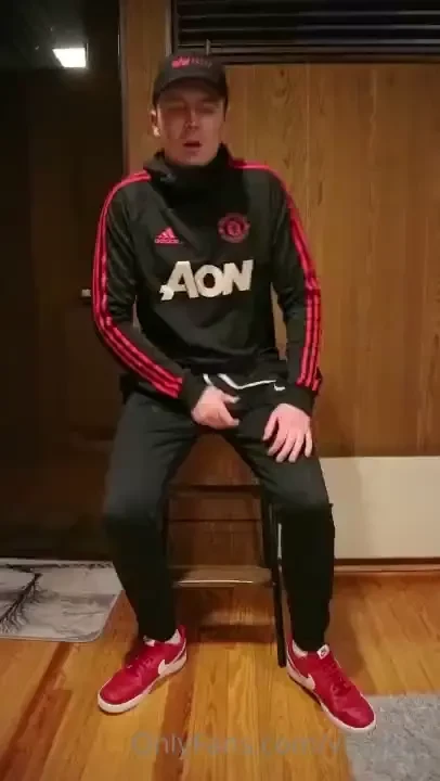 Nike trackies getting some more 