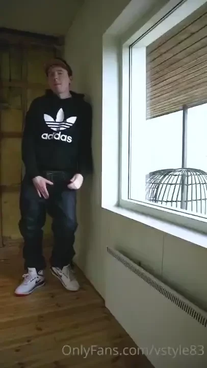 This bedroom is far from finished but nothing stops me from jerking 