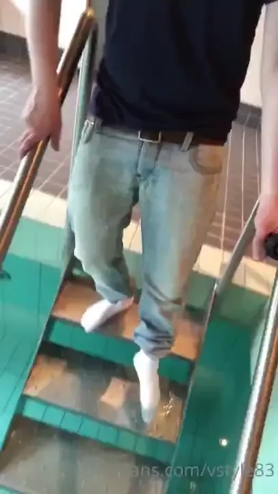 Wet monday i m sagging my g-star -star raw jeans with ck underwear 