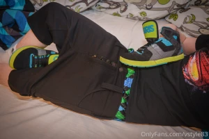 Just laying in bed sagging my hum r sweatshorts and silky boxers and part 7