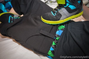 Just laying in bed sagging my hum r sweatshorts and silky boxers and part 6