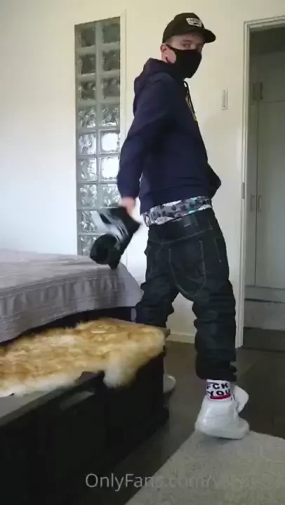 Having a bit of fun with a pair of cummed calvin kleins felt so good 