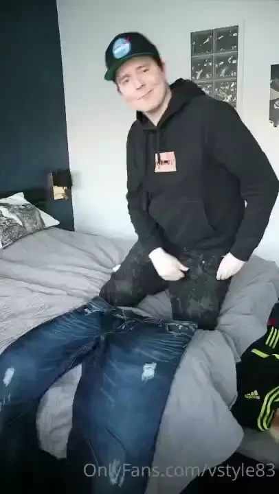 Wearing my cum rag g-stars and shooting a nice load on my next cum rag 