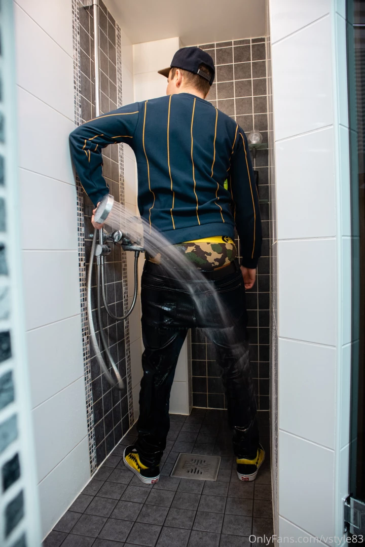 Wet monday sagging my tiger of sweden jeans with my new ethikas under part 4 