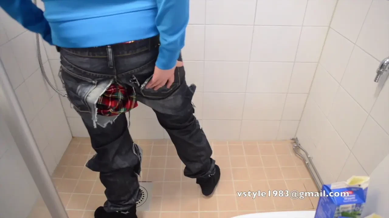 Messy monday i m wearing and sagging my ripped jeans and silky boxers 