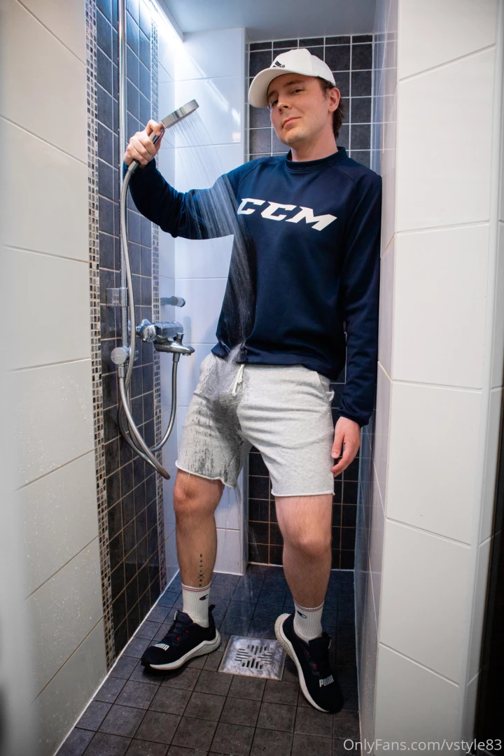 vstyle83 - Wet monday i m in my hockey training kit hitting the shower after a part 1 