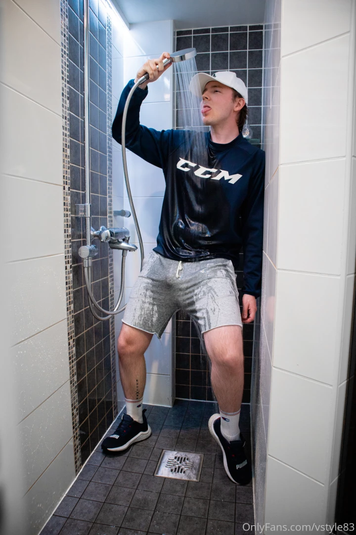 vstyle83 - Wet monday i m in my hockey training kit hitting the shower after a part 3 