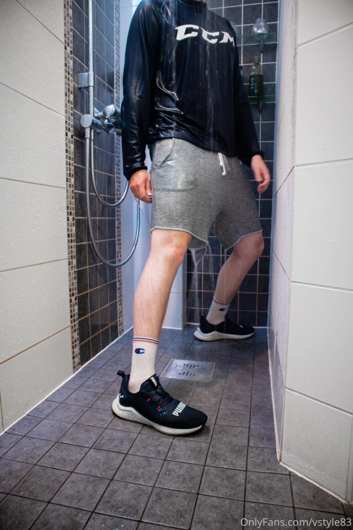 vstyle83 - Wet monday i m in my hockey training kit hitting the shower after a part 11 