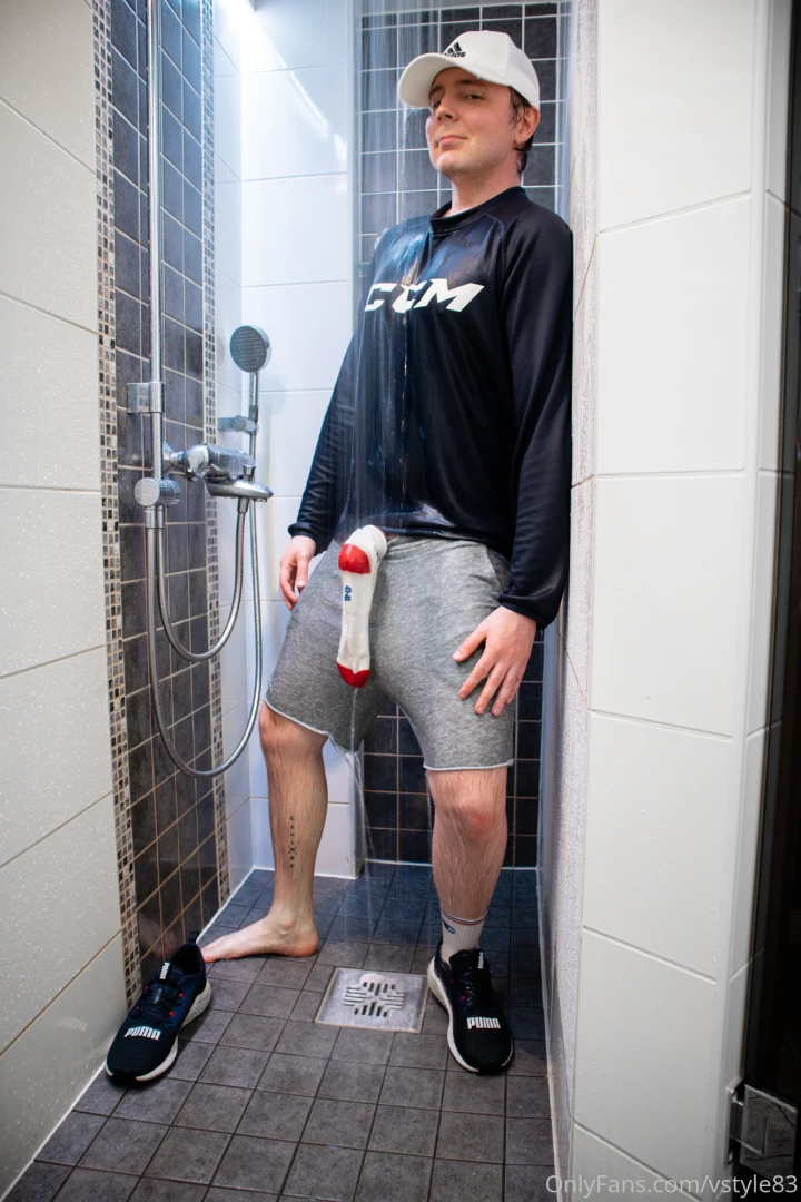 vstyle83 - Wet monday i m in my hockey training kit hitting the shower after a part 14 