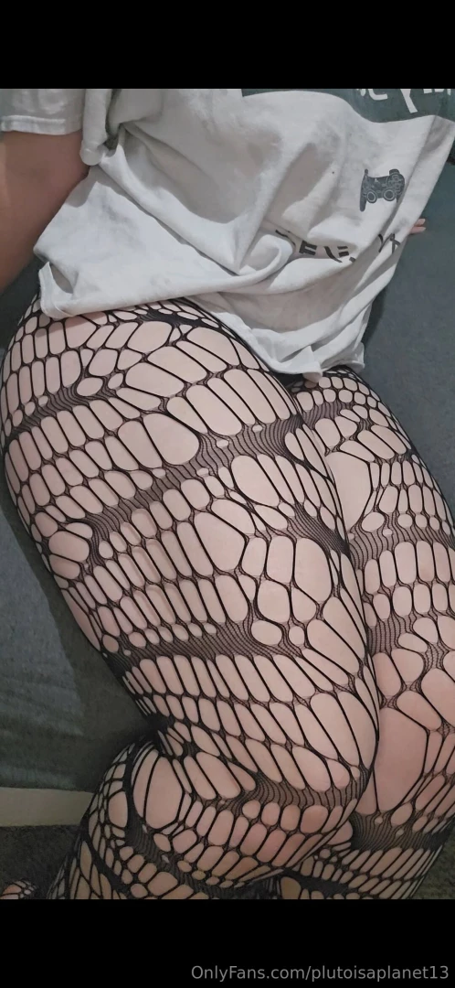 Some thigh and tummy appreciation this monday part 2 