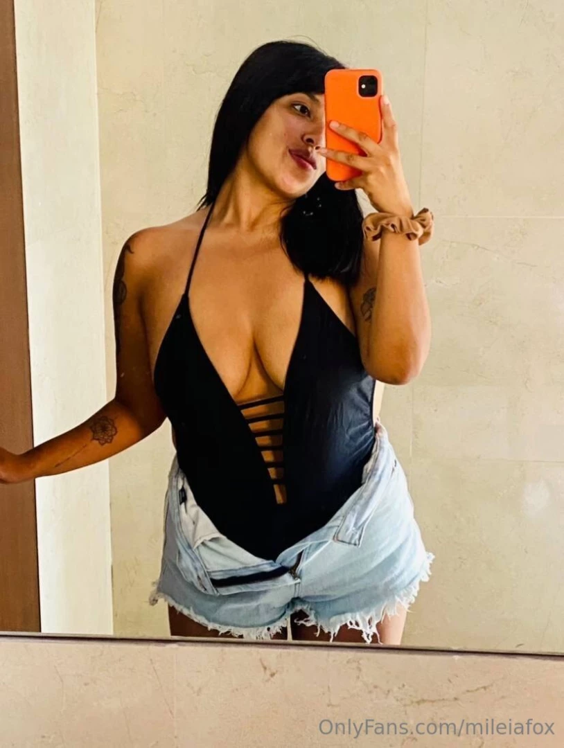 Lolaa989 hot girl ready to fulfill your fantasies virtual girlfriend part 1 