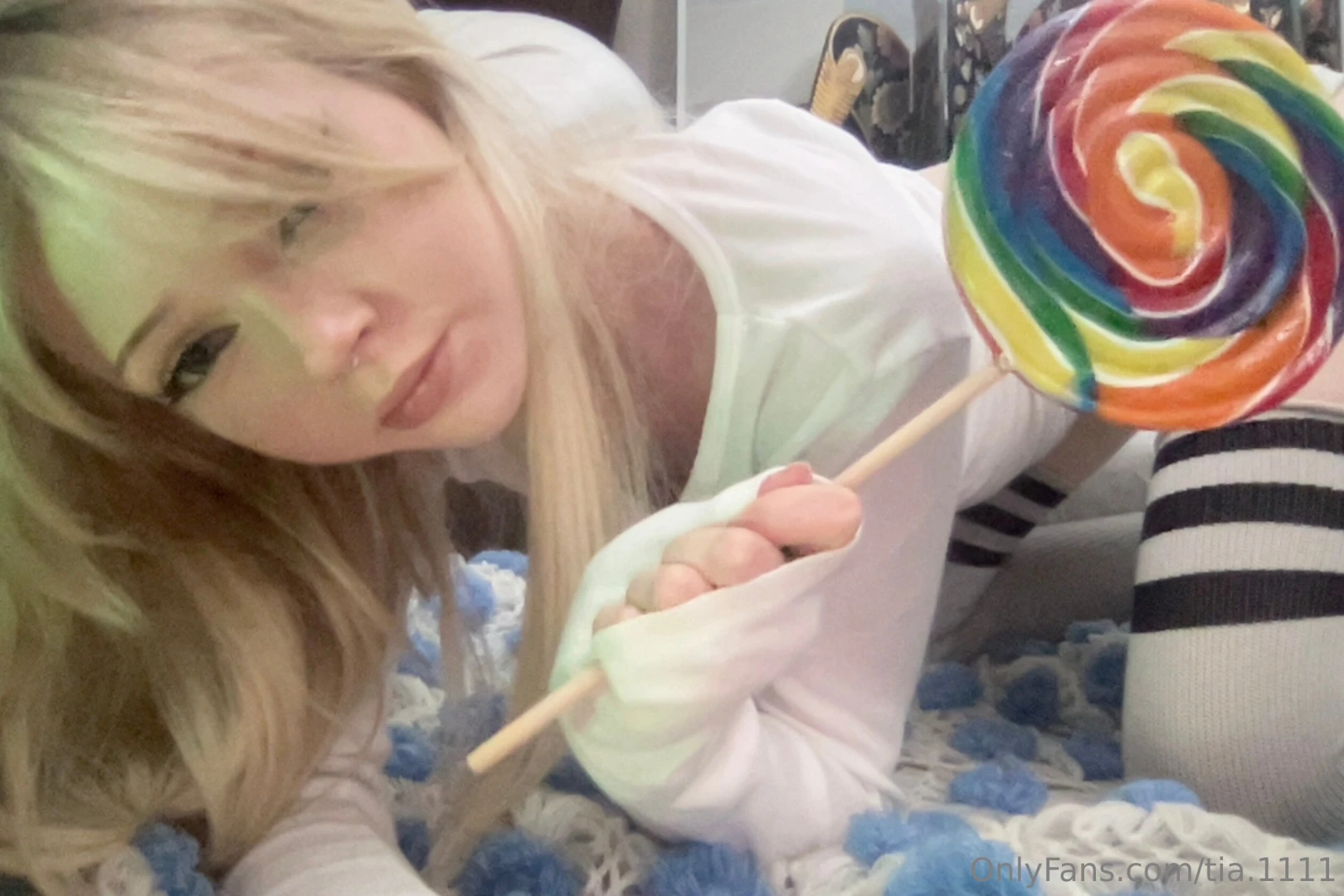 Let me lick ur lollipop 