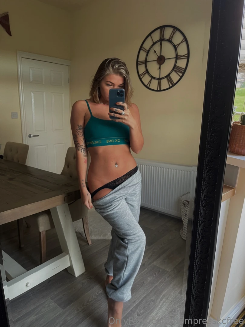 I ve made myself cum in my panties today guess what color they were 